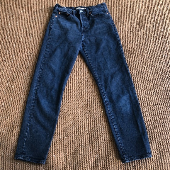 Levi’s size 25 wedgie dark wash jeans - Picture 8 of 16